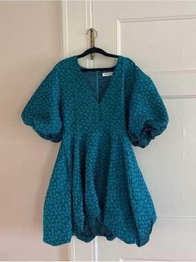fae dress in toile brocade blue Amanda Uprichard | Dresses | Amanda Uprichard Midi English Sz M Select your size:'----- this dress promises high OOTD: A Little Black Collection: PROM